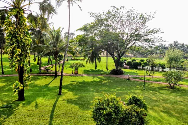 THE ZURI WHITE SANDS