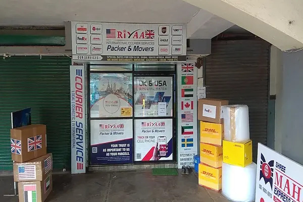 RIYAA INTERNATIONAL COURIER SERVICES