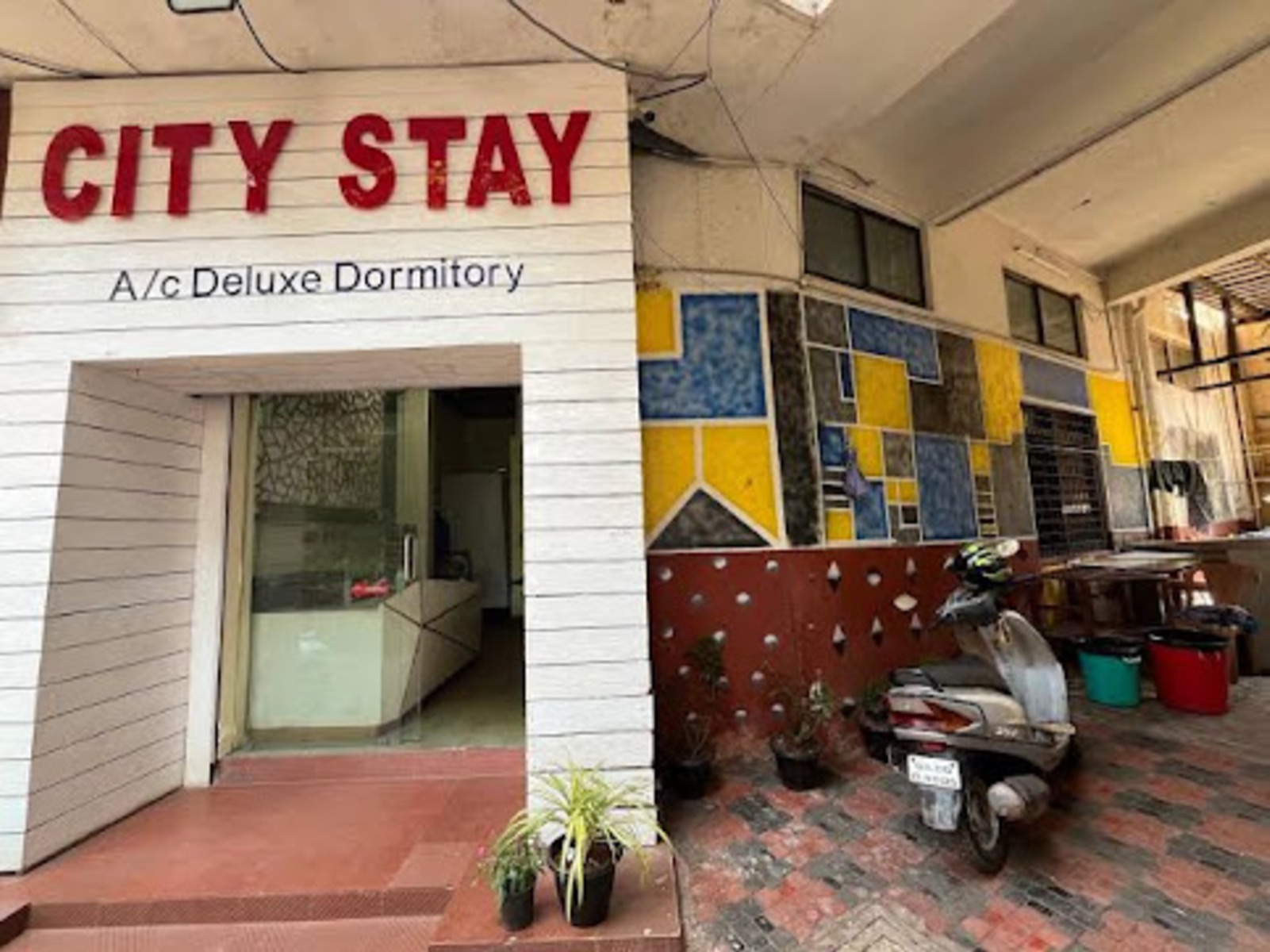 City Stay A/C Deluxe Hostel