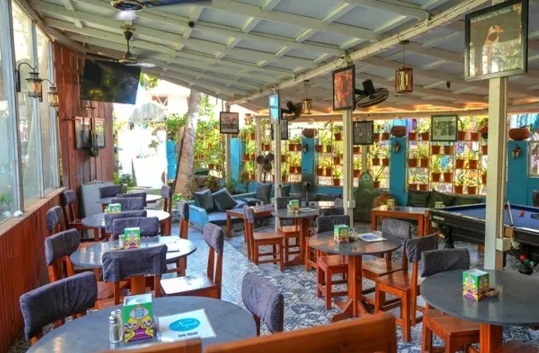 Anjoned Cafe & hostel