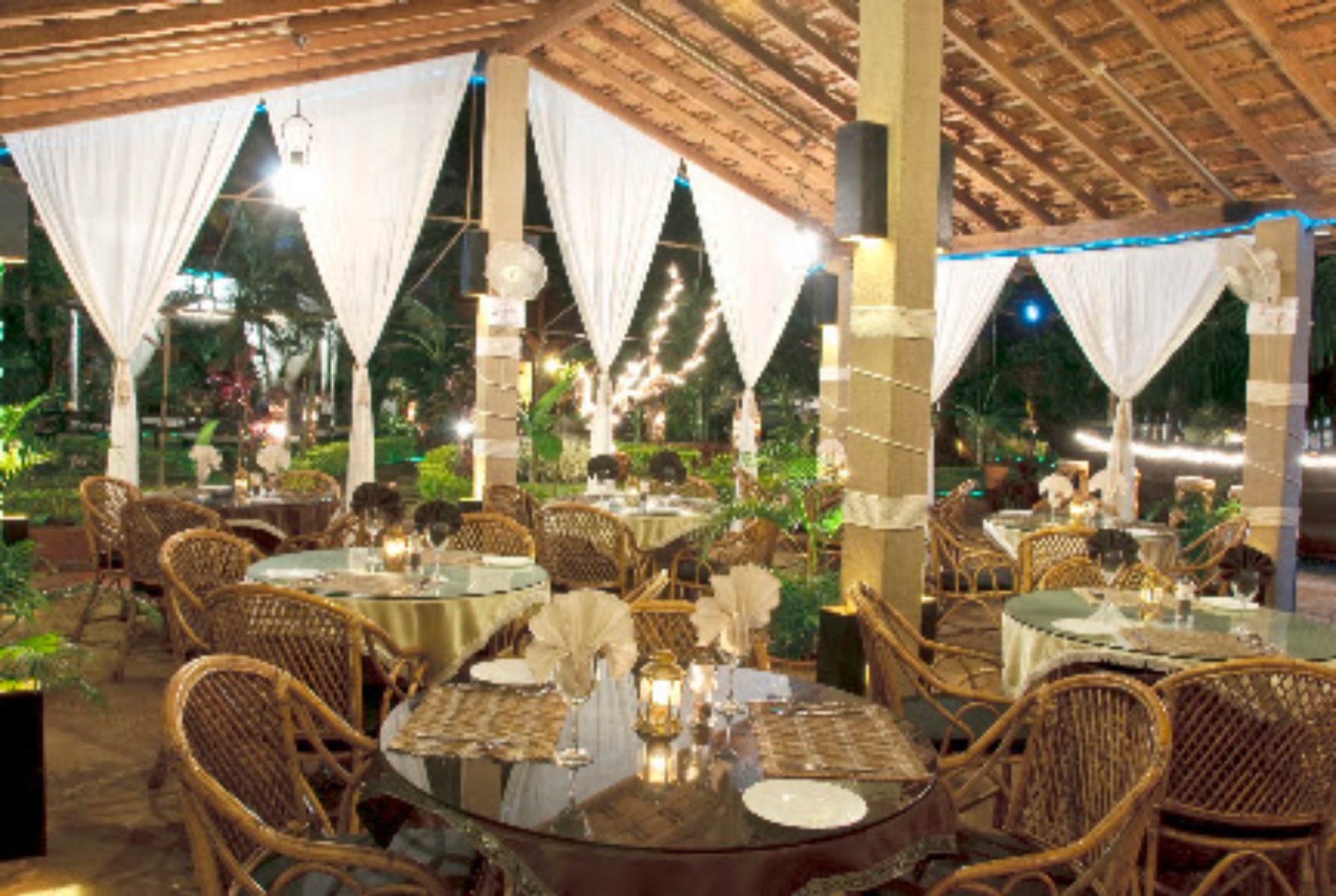 Shivers Garden Bar & Restaurant