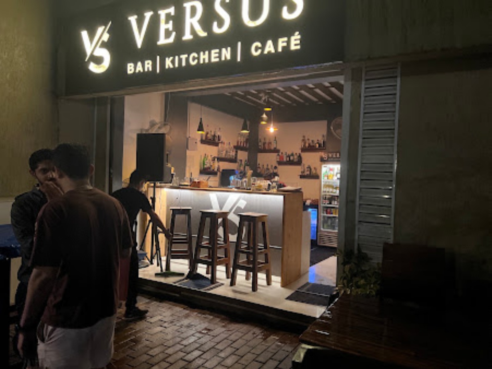 Versus